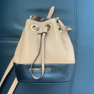 Michael Kors Cross Body Bag